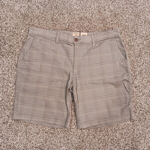 Red Head brand Men's Shorts - Size 40